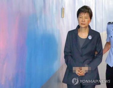 Cựu Tổng thống Park Geun-hye đối mặt với mức án 30 năm tù.