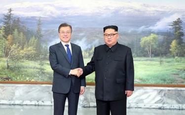 Tổng thống Hàn Quốc Moon Jae-in và Nhà lãnh đạo Triều Tiên Kim Jong-un.