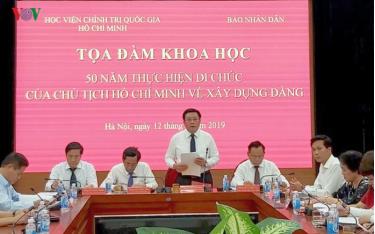 Giáo sư, Tiến sĩ Nguyễn Xuân Thắng, Bí thư Trung ương Đảng, Giám đốc Học Viện Chính trị Quốc gia Hồ Chí Minh phát biểu tại buổi tọa đàm.