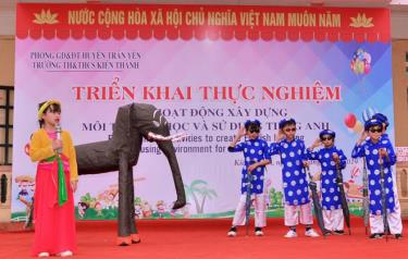 Triển khai thực nghiệm hoạt động xây dựng môi trường học và sử dụng tiếng Anh ở Trường TH&THCS Kiên Thành.