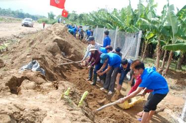 Thanh niên Yên Bái phát huy sức trẻ, tình nguyện vì cộng đồng.