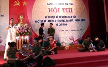 Hình ảnh sân khấu hóa câu chuyện “Cây sa mu của bản” đã gây ấn tượng mạnh với ban giám khảo và dafabet khuyến mãi thi.