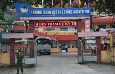 Theo Kế hoạch, mỗi điểm thi bố trí 2 lãnh đạo, 2 thư ký, 8 cán bộ coi thi, 4 thanh tra, 2 công an và 3 nhân viên y tế tại khu cách ly tập trung. (Ảnh minh họa)