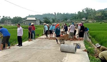 Phong trào hiến đất, tài sản trên đất để mở rộng đường bê tông từ 3m lên 6m được người dân Nghĩa Phúc ủng hộ tích cực.