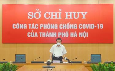 Ông Chu Ngọc Anh, Chủ tịch Ủy ban nhân dân thành phố phát biểu tại cuộc họp.