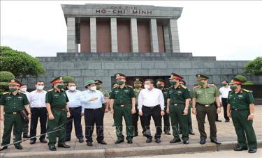 Thủ tướng Phạm Minh Chính kiểm tra công tác quản lý, vận hành, bảo đảm kỹ thuật Lăng Chủ tịch Hồ Chí Minh.