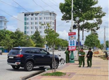 Cơ quan công an thực nghiệm lại hiện trường vụ TNGT làm cháu Hoàng Anh tử vong.