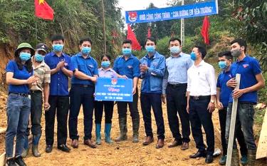 Đoàn xã Yên Phú khởi công “Con đường em đến trường” tại thôn Phú Thôn.