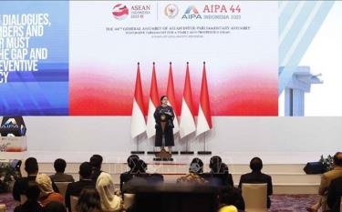 Chủ tịch Hạ viện Indonesia, Chủ tịch AIPA 2023 Puan Maharani phát biểu khai mạc.