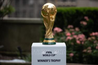Cúp vàng World Cup được giới thiệu tại một sự kiện liên quan tới World Cup 2026 ở New York, Mỹ. Ảnh minh họa