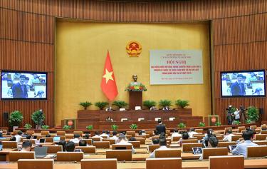 Quang cảnh phiên họp.