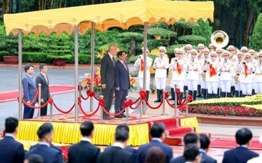 Thủ tướng Phạm Minh Chính chủ trì lễ đón trọng thể Thủ tướng Singapore Lý Hiển Long.