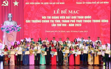 Thạc sĩ Nguyễn Thị Mai - Khoa Nhà nước và Pháp luật, Trường Chính trị tỉnh tham gia Cuộc thi giảng viên giỏi cấp quốc gia năm 2023 tại TP Hồ Chí Minh.