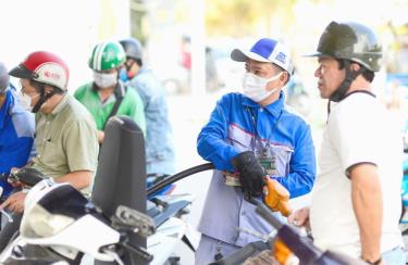 Điều chỉnh giá xăng dầu từ chiều 29-8, giá xăng ở mức thấp.