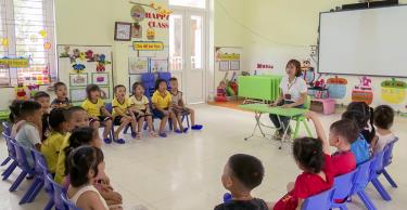 Cô và các bé Trường mầm non Hoa Huệ, phường Hợp Minh trong ngày tựu trường, chuẩn bị đón khai giảng năm dafabet dang nhap mới.