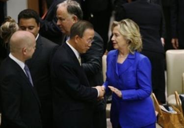 Tổng thư ký Ban Ki - moon và Ngoại trưởng Mỹ Clinton tại phiên họp của Hội đồng Bảo an LHQ ngày 27/9.