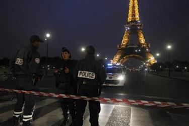 Tuần trước Tháp Eiffel cũng được sơ tán vì có cảnh báo bom.