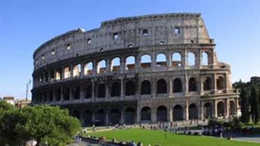Thành Rome, một điểm du lịch nổi tiếng của Italia.