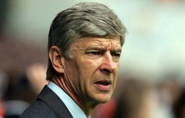 HLV Arsene Wenger.
