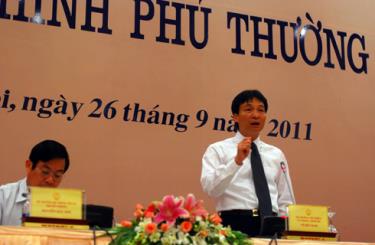 Bộ trưởng - Chủ nhiệm Văn phòng Chính phủ Vũ Đức Đam (phải) và Bộ trưởng Thông tin Truyền thông - Nguyễn Bắc Son chủ trì họp báo chiều 26/9.  

