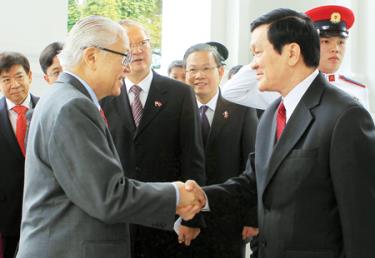 Tổng thống Cộng hòa Singapore Tony Tan Keng Yam tiếp Chủ tịch nước Trương Tấn Sang.
