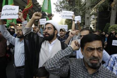 Biểu tình phản đối bộ phim phỉ bảng người Hồi giáo ở Iran.