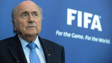 Chủ tịch FIFA, Sepp Blatter thừa nhận sai lầm khi chọn Qatar là nước chủ nhà World Cup 2022.