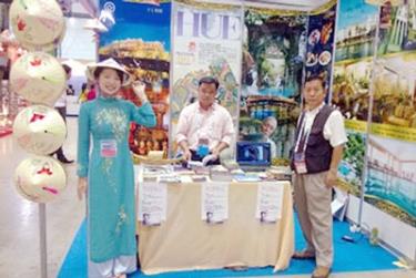 Gian trưng bày văn hóa Huế với điểm nhấn là Festival Huế 2014 tại Hội chợ JATA Travel showcase (Nhật Bản).
