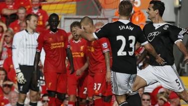Nỗi buồn thất trận của Liverpool (đỏ) là niềm vui của Southampton.