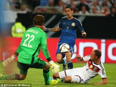 Di Maria có trận đấu rực sáng.