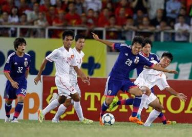 U19 Nhật Bản tỏ ra lấn lướt hơn