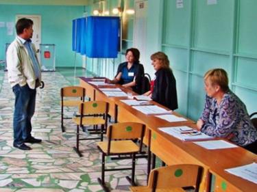 Một điểm bỏ phiếu bầu cử địa phương ở Nga.