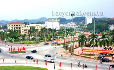 Thành phố Yên Bái rực rỡ cờ hoa chào mừng Đại hội đại biểu Đảng bộ tỉnh lần thứ XVIII, nhiệm kỳ 2015 - 2020.