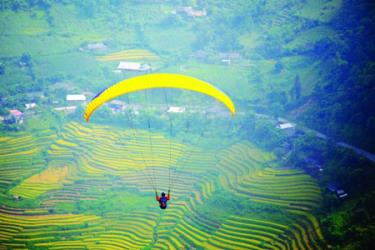 “Bay trên mùa vàng” là sự kiện bay dù lượn lớn nhất cả nước.