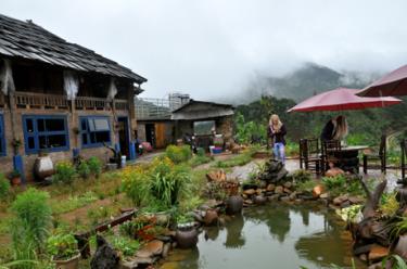 Mù Cang Chải Ecolodge  tại bản Hua Khắt, xã Nậm Khắt - điểm nghỉ dưỡng sinh thái mới được khai trương trung tuần tháng 7/2017 đang thu hút du khách.