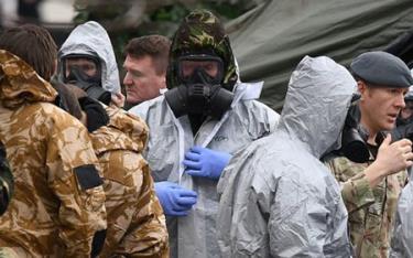 Các nhà điều tra trong vụ đầu độc cựu điệp viên người Nga Skripal.