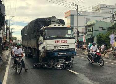 Chiếc xe tải gây tai nạn làm 10 người bị thương