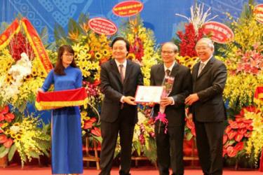 Theo quy định mới, chuẩn GS,PGS đã nâng cao lên, so với quy định cũ thì tổng điểm quy đổi đã tăng gấp đôi và đặc biệt bắt buộc các ứng viên có bài báo đăng trong các tạp chí quốc tế có uy tín. 
