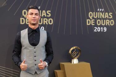 Ronaldo giành danh hiệu 