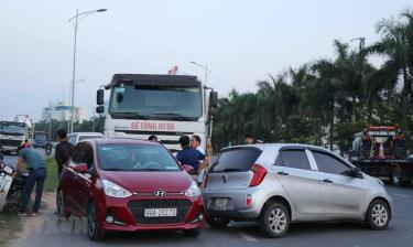 Hiện trường vụ tai nạn liên hoàn trên QL18