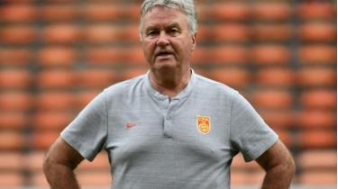 HLV Guus Hiddink bị sa thải.