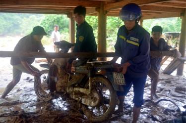 Huyện Văn Chấn huy động lực lượng theo phương châm “4 tại chỗ” để khắc phục hậu quả thiên tai trong năm 2018.