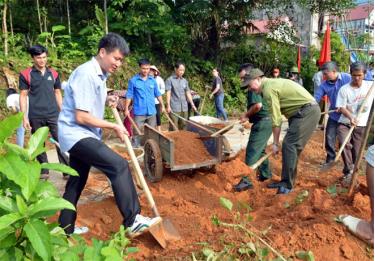 Lãnh đạo huyện Văn Yên tham gia Phong trào “Ngày thứ Bảy cùng dân” tại xã Ngòi A.