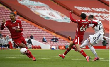 Liverpool 4 - 3 Leeds United: 3 điểm kịch tính (Vòng 1 Ngoại hạng Anh)