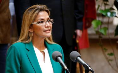 Bà Jeanine Agnes.