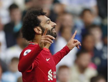 Salah ăn mừng bàn mở tỉ số cho Liverpool