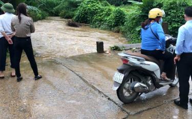 Đoạn ngầm tràn tại xã Yên Thái, nơi cháu bé bị cuốn trôi.