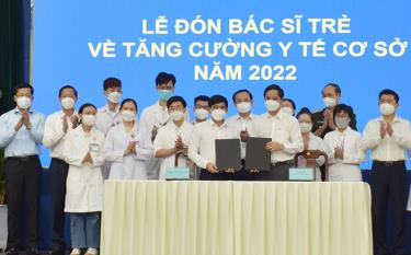 Các bác sĩ trẻ mới ra trường được tăng cường y tế cơ sở năm 2022 vào sáng 16/2.