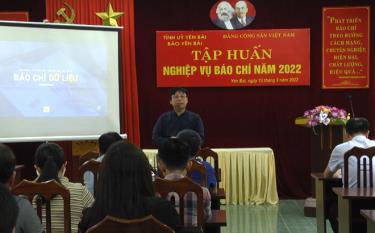 Quang cảnh buổi tập huấn