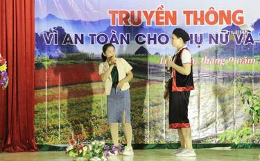 Truyền thông qua tiểu phẩm trong buổi truyền thông tại xã Minh Tiến.